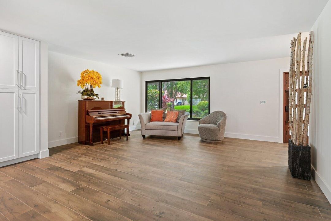 Active With Contract: $1,250,000 (4 beds, 3 baths, 3038 Square Feet)