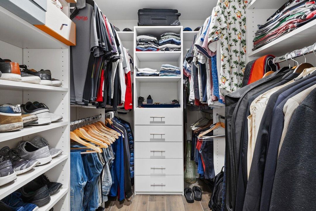 Active With Contract: $1,250,000 (4 beds, 3 baths, 3038 Square Feet)