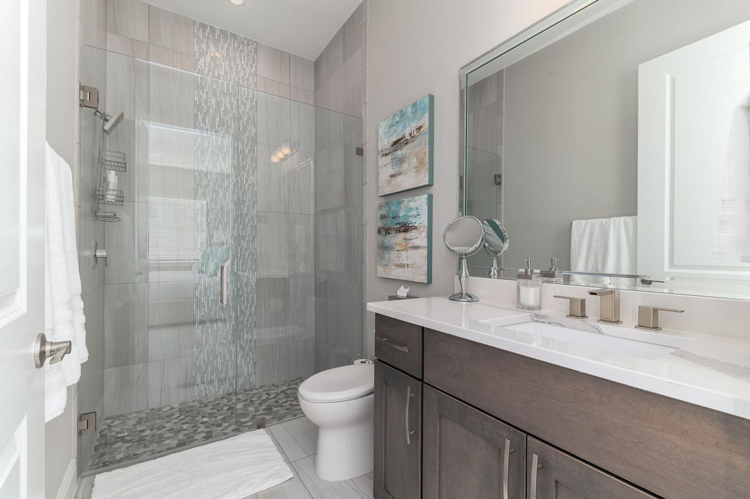 На продажу: $2,675,000 (5 спален, 5 ванн, 4249 Квадратных фут)