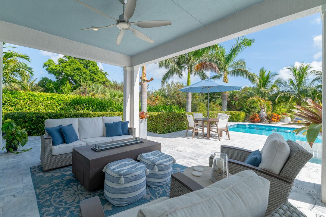 На продажу: $2,675,000 (5 спален, 5 ванн, 4249 Квадратных фут)