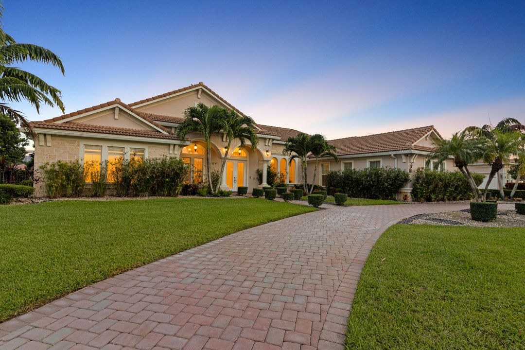 For Sale: $2,449,000 (4 beds, 4 baths, 4921 Square Feet)