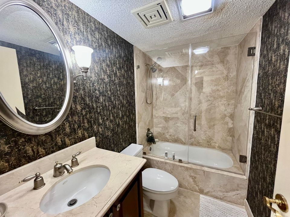 合同活跃: $5,500 (3 贝兹, 4 浴室, 2478 平方英尺)