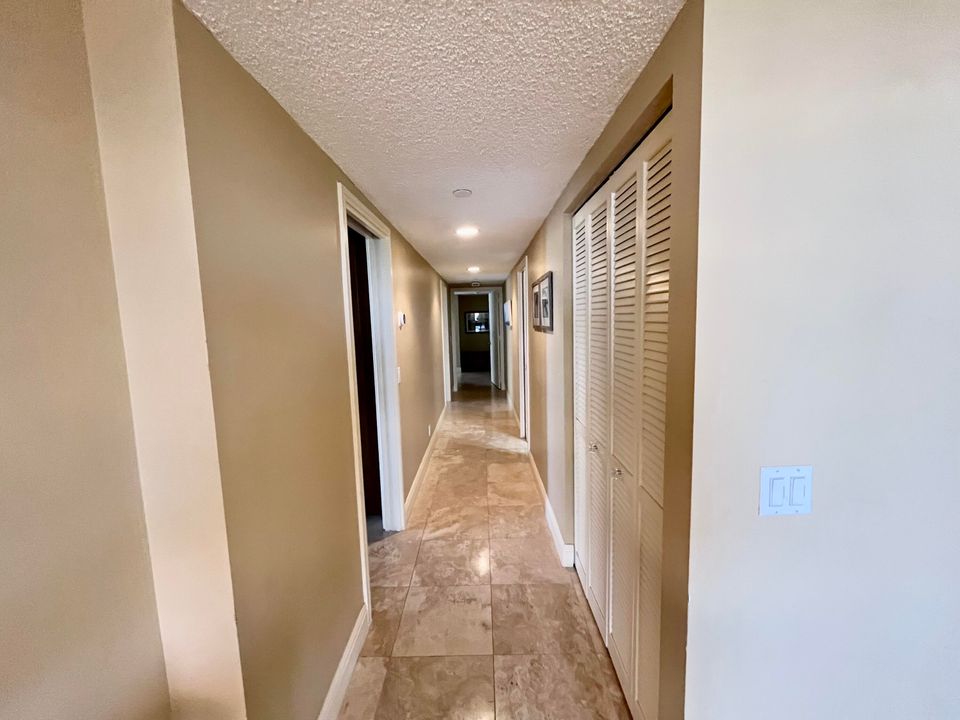 合同活跃: $5,500 (3 贝兹, 4 浴室, 2478 平方英尺)