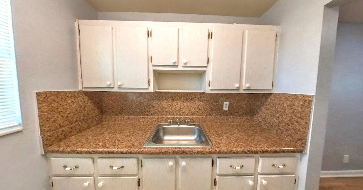 For Rent: $1,545 (1 beds, 1 baths, 573 Square Feet)