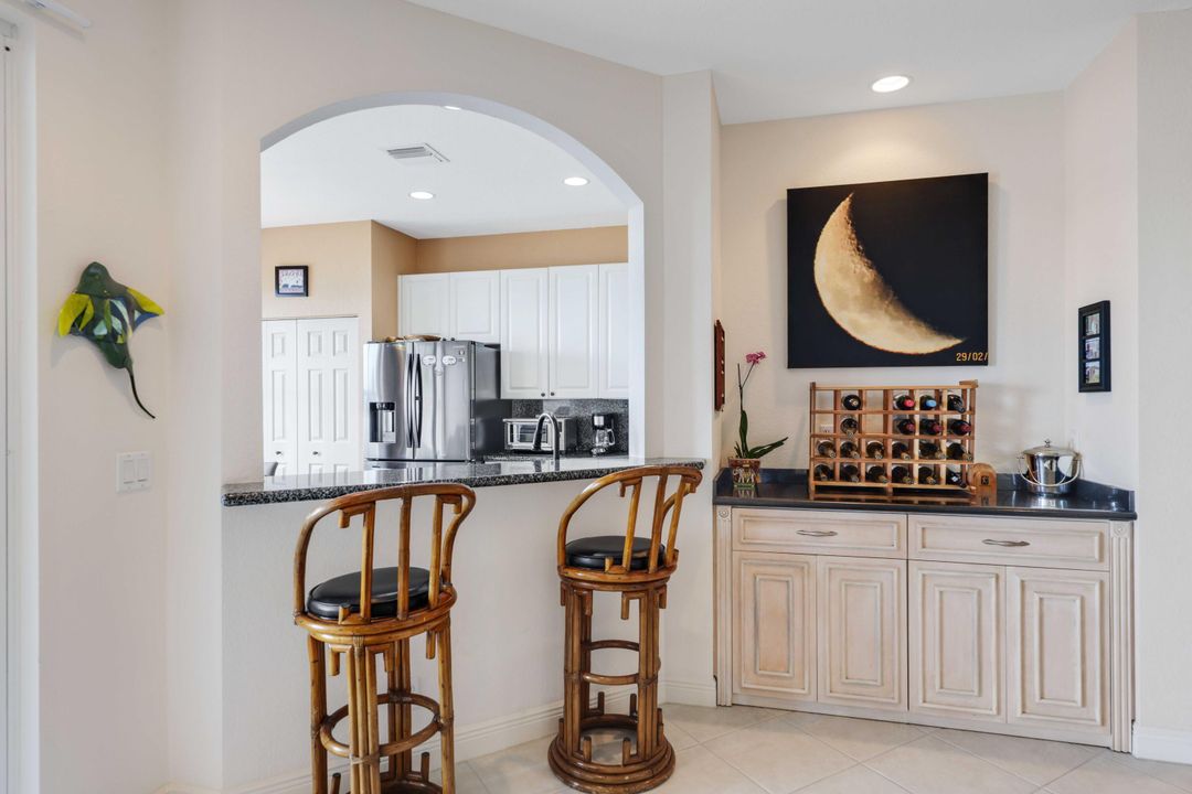 Под контрактом: $1,295,000 (3 спален, 2 ванн, 2433 Квадратных фут)