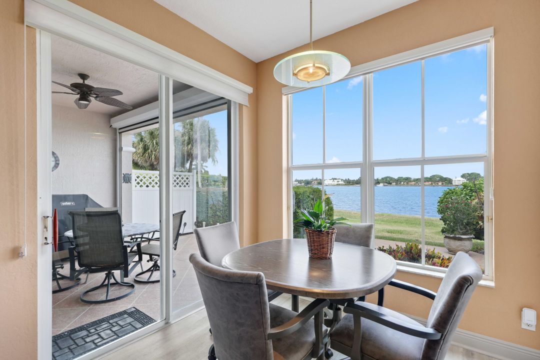 Под контрактом: $1,295,000 (3 спален, 2 ванн, 2433 Квадратных фут)