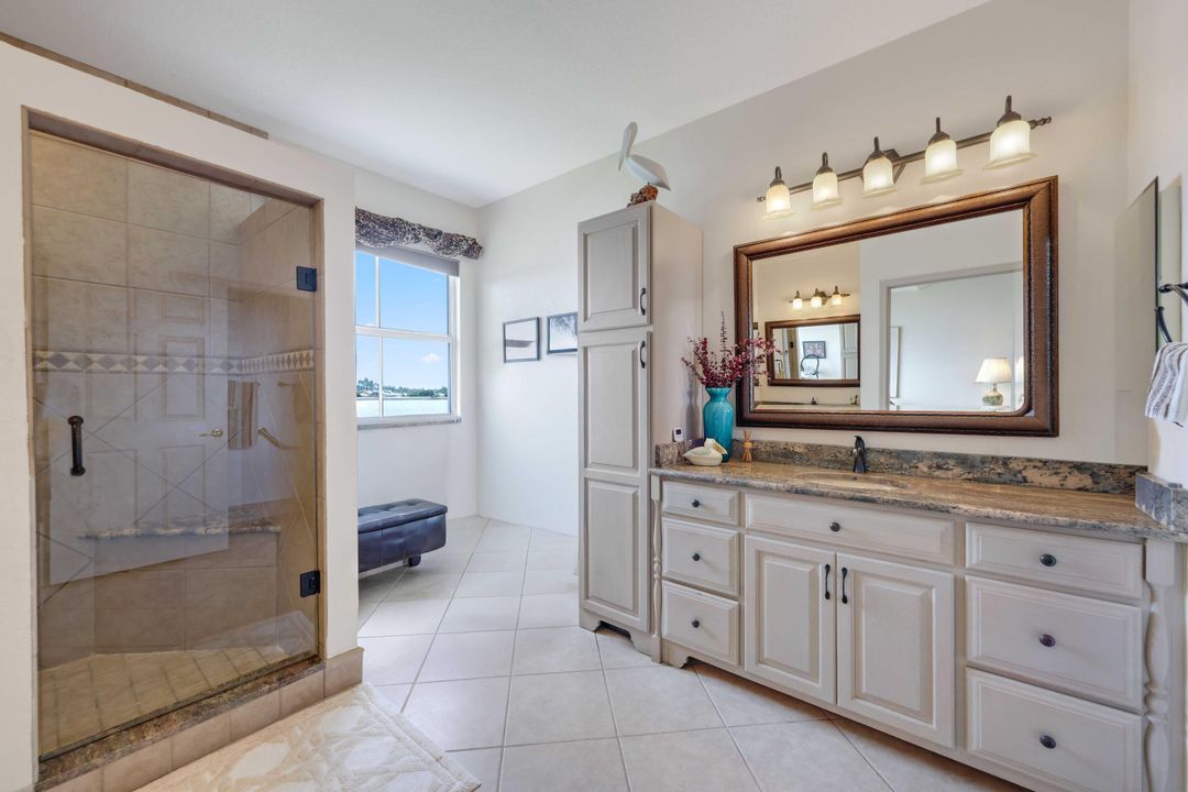 Под контрактом: $1,295,000 (3 спален, 2 ванн, 2433 Квадратных фут)