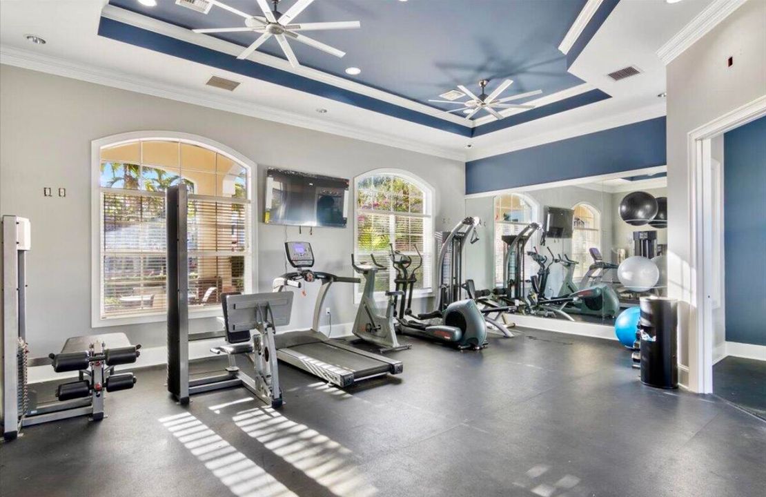 For Sale: $229,000 (1 beds, 1 baths, 820 Square Feet)