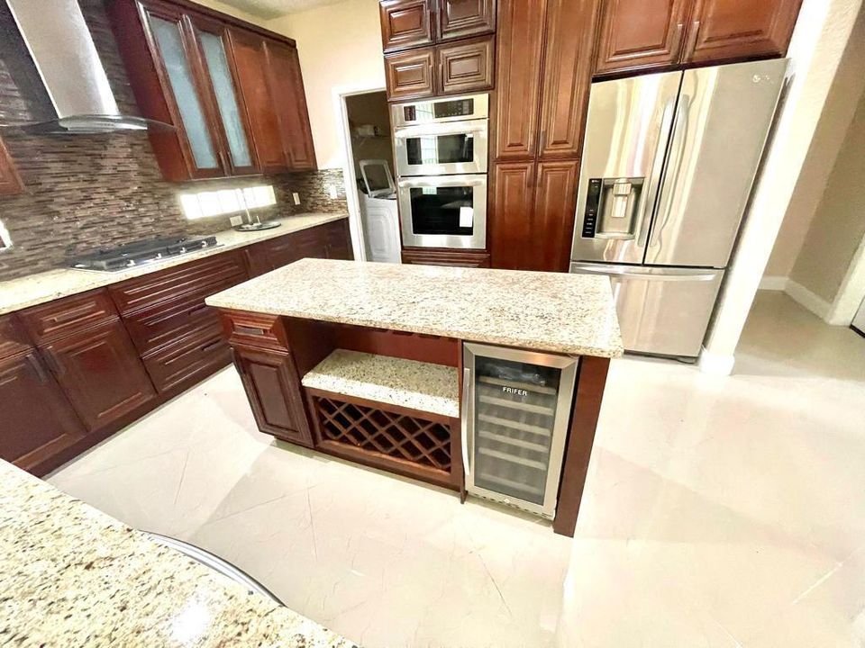 For Rent: $5,550 (5 beds, 3 baths, 3483 Square Feet)