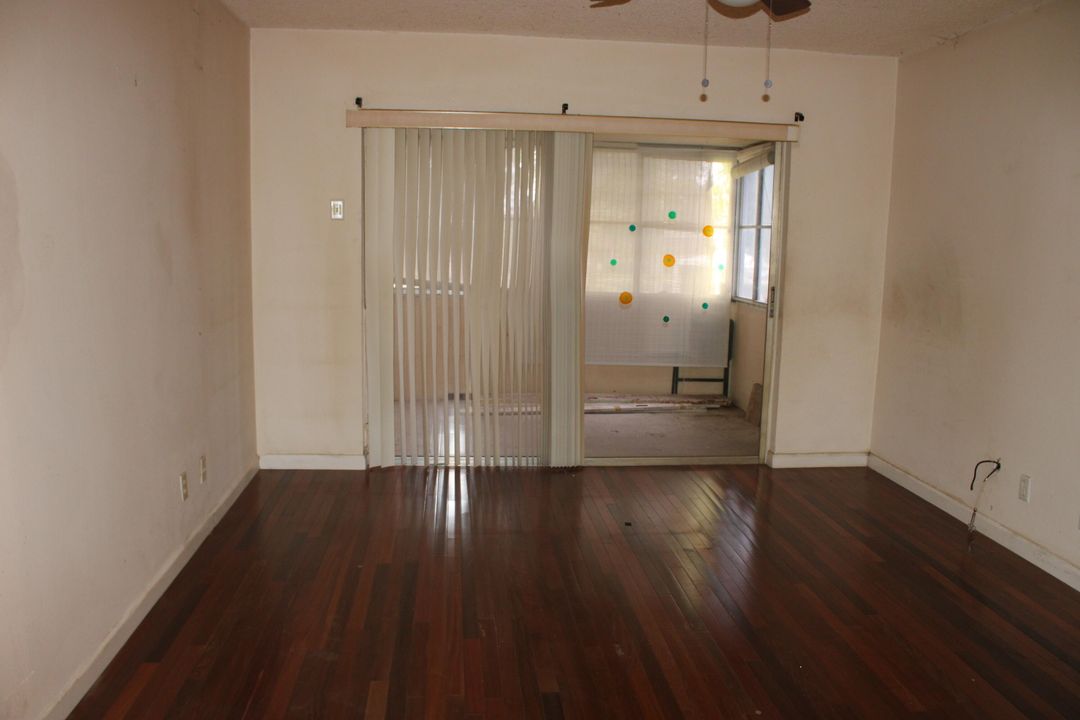 For Sale: $90,000 (1 beds, 1 baths, 660 Square Feet)