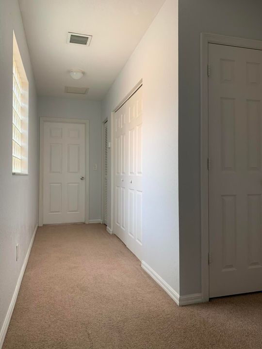 Active With Contract: $2,075 (3 beds, 2 baths, 1582 Square Feet)