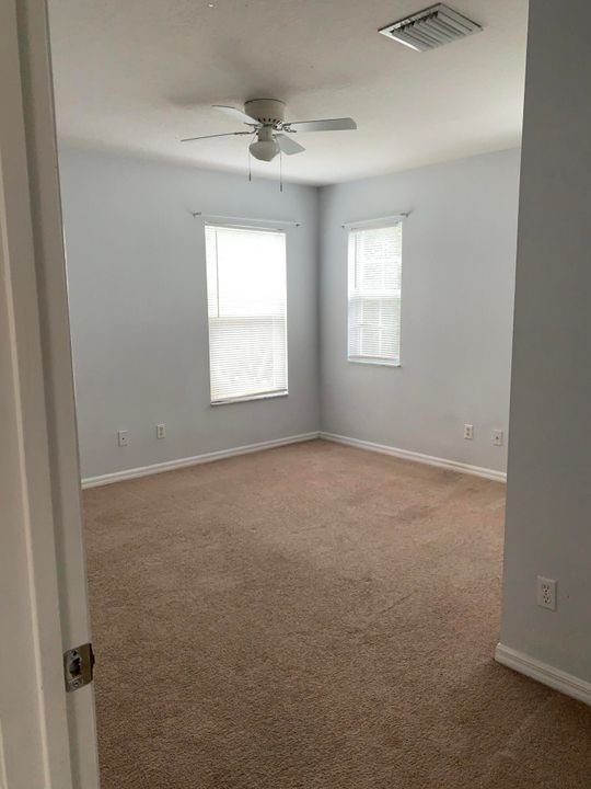 Active With Contract: $2,075 (3 beds, 2 baths, 1582 Square Feet)