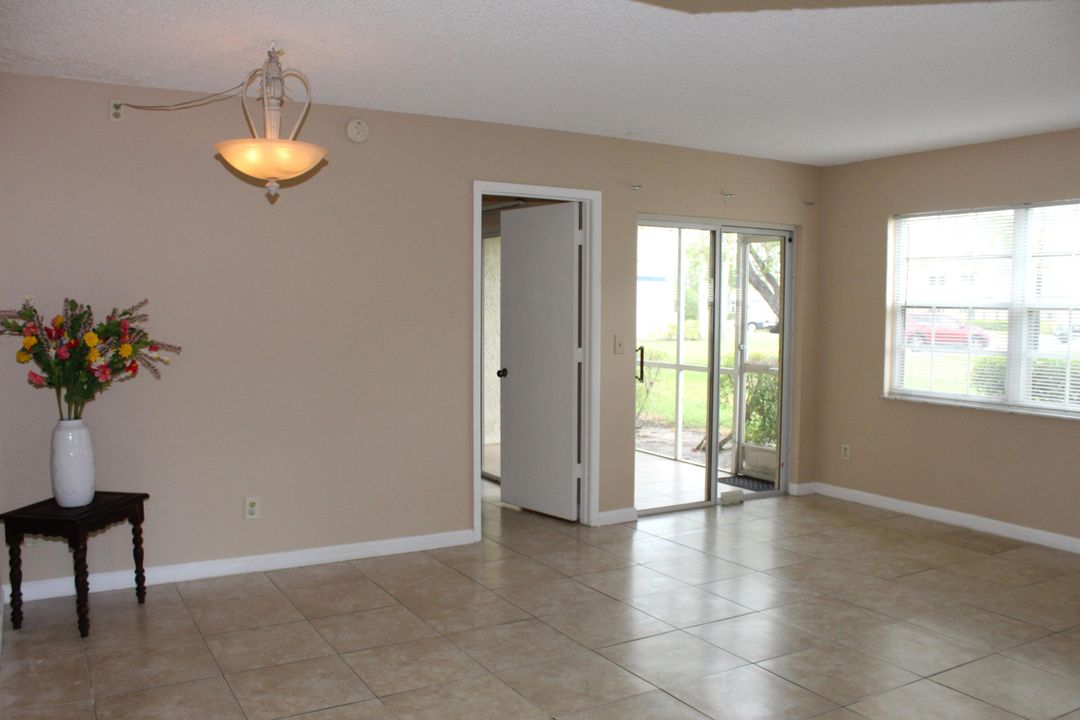 Active With Contract: $159,900 (2 beds, 2 baths, 782 Square Feet)