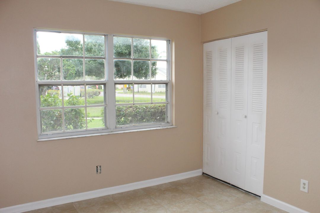 Active With Contract: $159,900 (2 beds, 2 baths, 782 Square Feet)