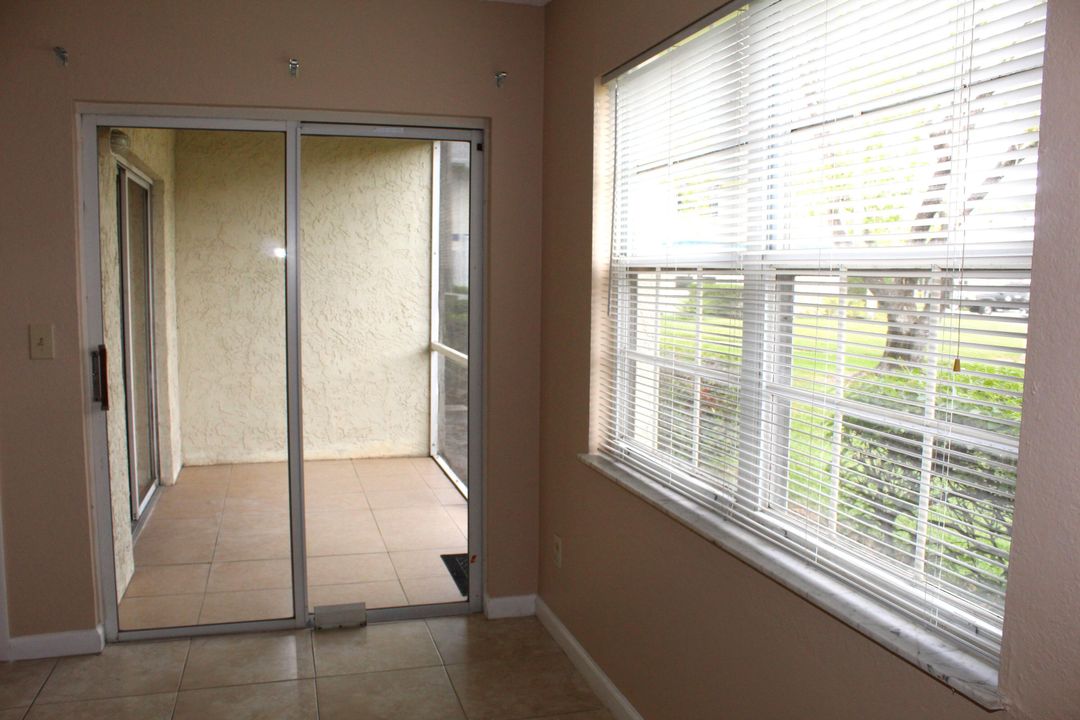 Active With Contract: $159,900 (2 beds, 2 baths, 782 Square Feet)