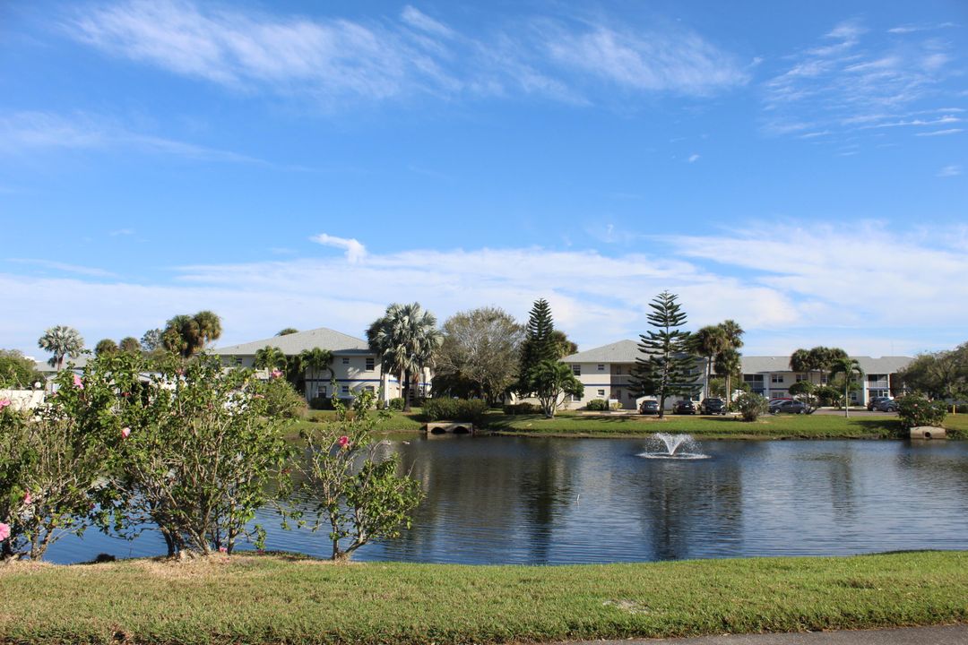 Active With Contract: $159,900 (2 beds, 2 baths, 782 Square Feet)