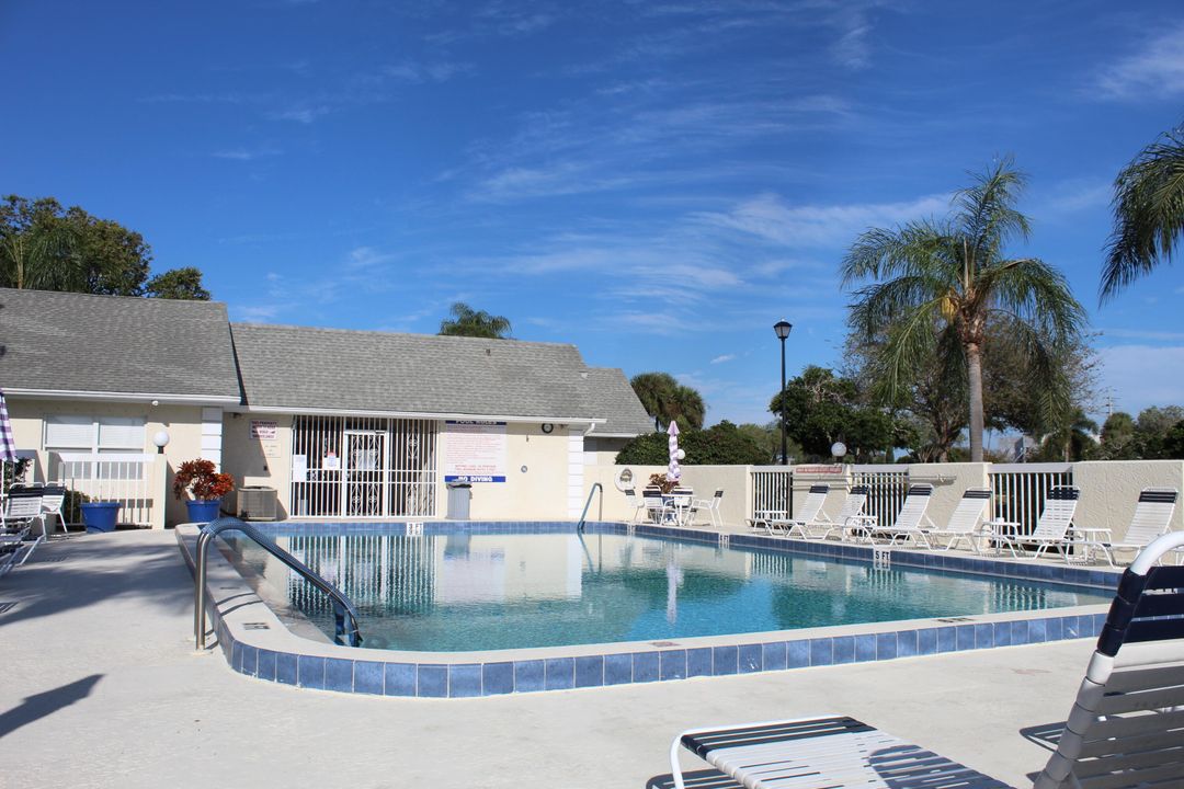 Active With Contract: $159,900 (2 beds, 2 baths, 782 Square Feet)