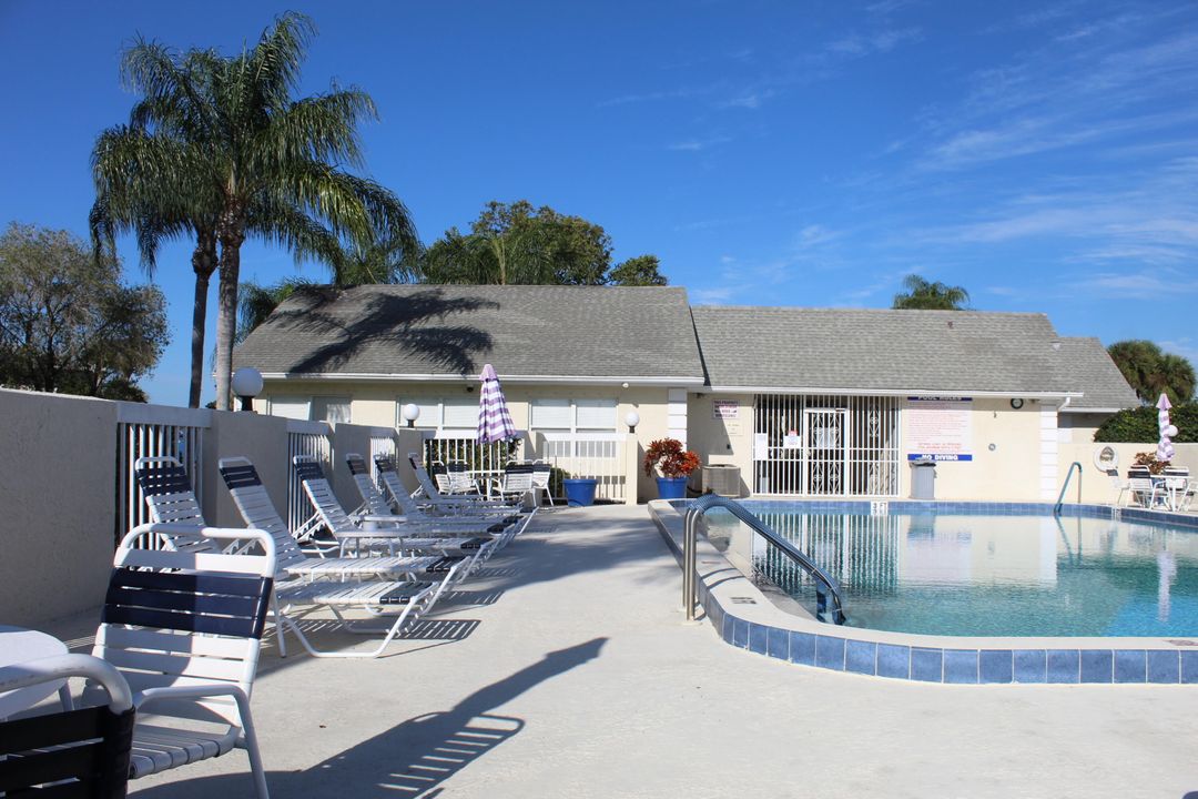 Active With Contract: $159,900 (2 beds, 2 baths, 782 Square Feet)