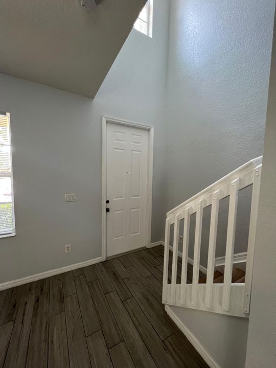 Active With Contract: $2,075 (3 beds, 2 baths, 1582 Square Feet)