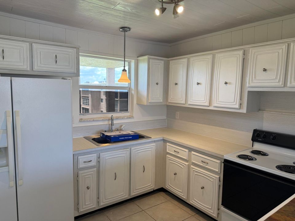 Activo con contrato: $49,900 (1 camas, 1 baños, 794 Pies cuadrados)