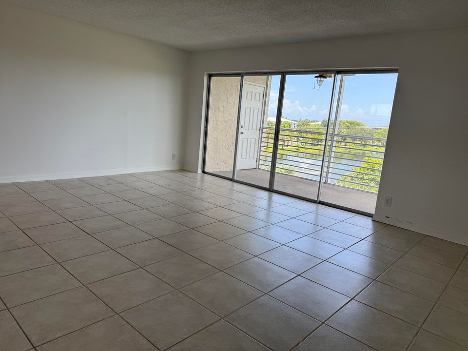 Activo con contrato: $49,900 (1 camas, 1 baños, 794 Pies cuadrados)