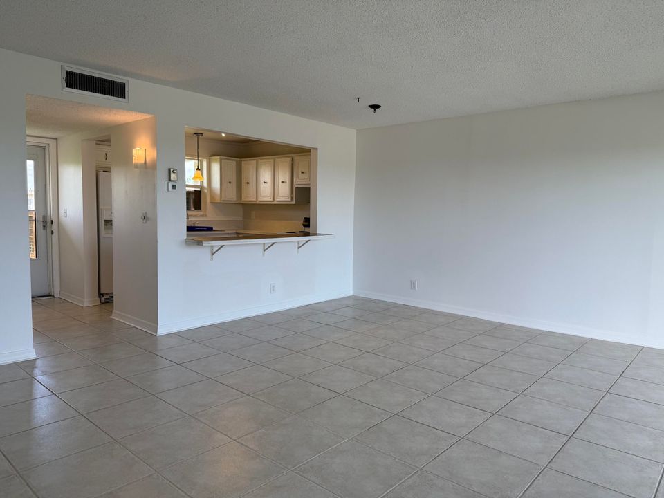 Activo con contrato: $49,900 (1 camas, 1 baños, 794 Pies cuadrados)