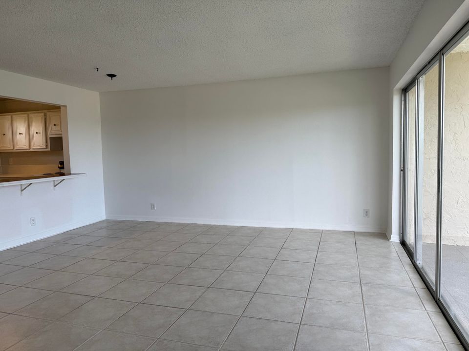 Activo con contrato: $49,900 (1 camas, 1 baños, 794 Pies cuadrados)