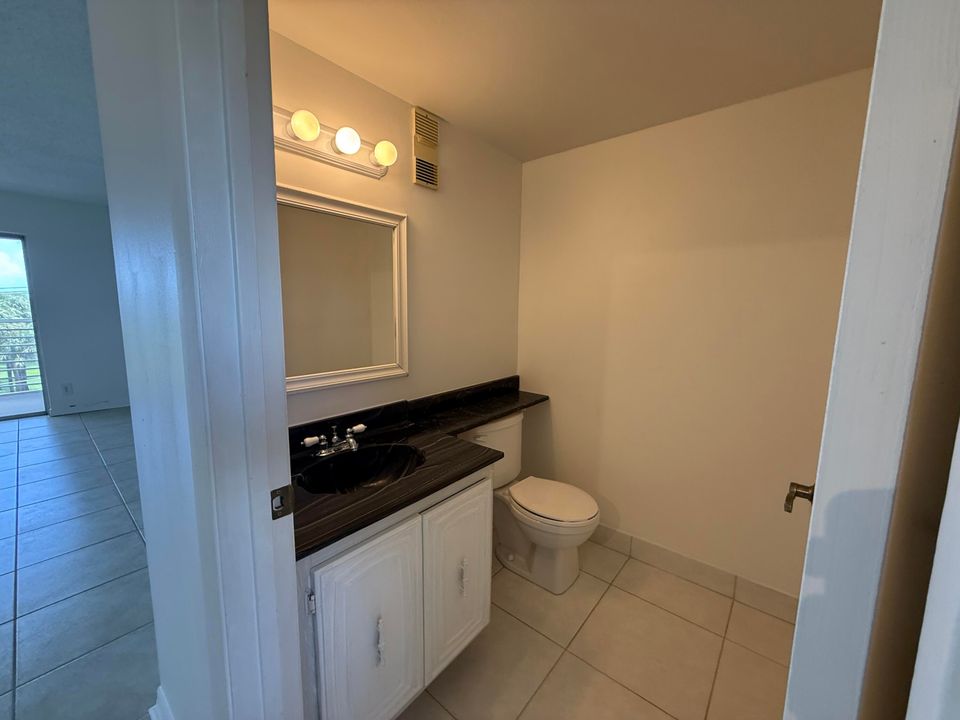 Activo con contrato: $49,900 (1 camas, 1 baños, 794 Pies cuadrados)