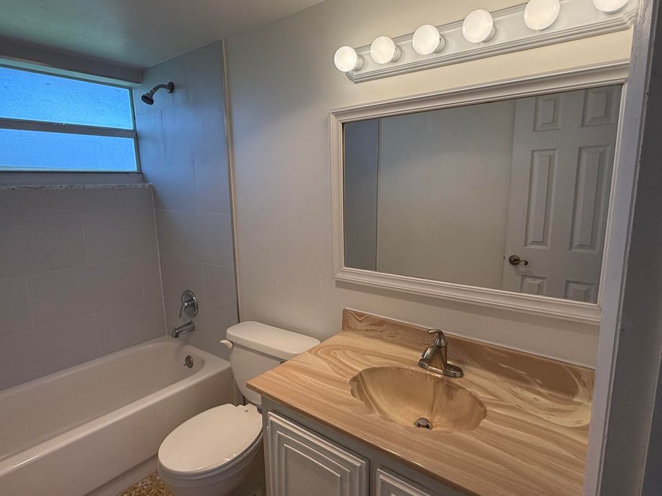 Activo con contrato: $49,900 (1 camas, 1 baños, 794 Pies cuadrados)