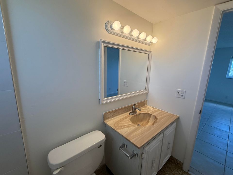 Activo con contrato: $49,900 (1 camas, 1 baños, 794 Pies cuadrados)