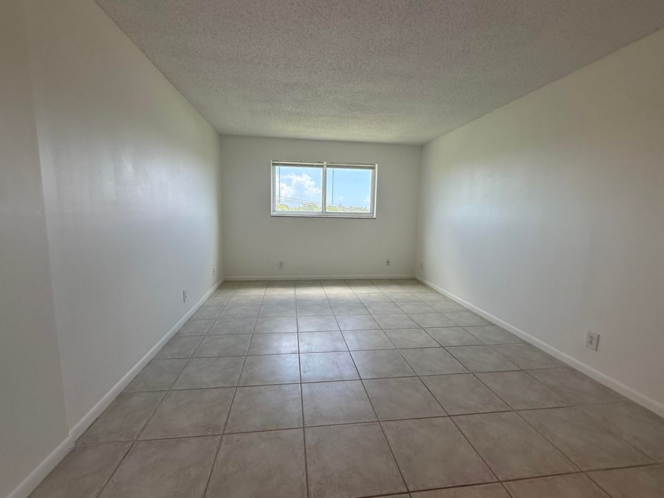 Activo con contrato: $49,900 (1 camas, 1 baños, 794 Pies cuadrados)