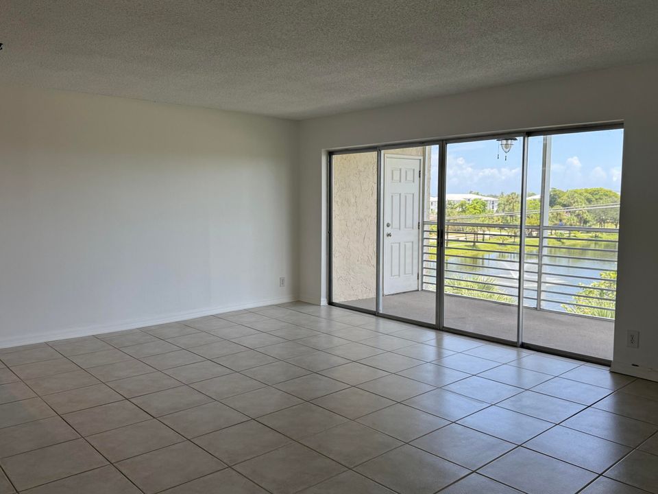 Activo con contrato: $49,900 (1 camas, 1 baños, 794 Pies cuadrados)