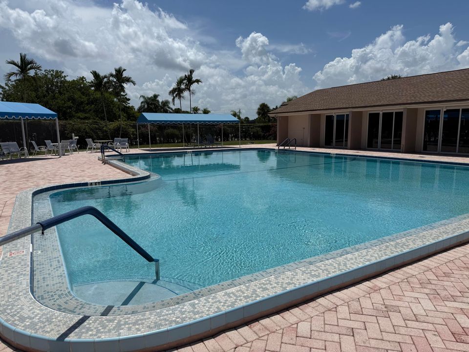 Activo con contrato: $49,900 (1 camas, 1 baños, 794 Pies cuadrados)