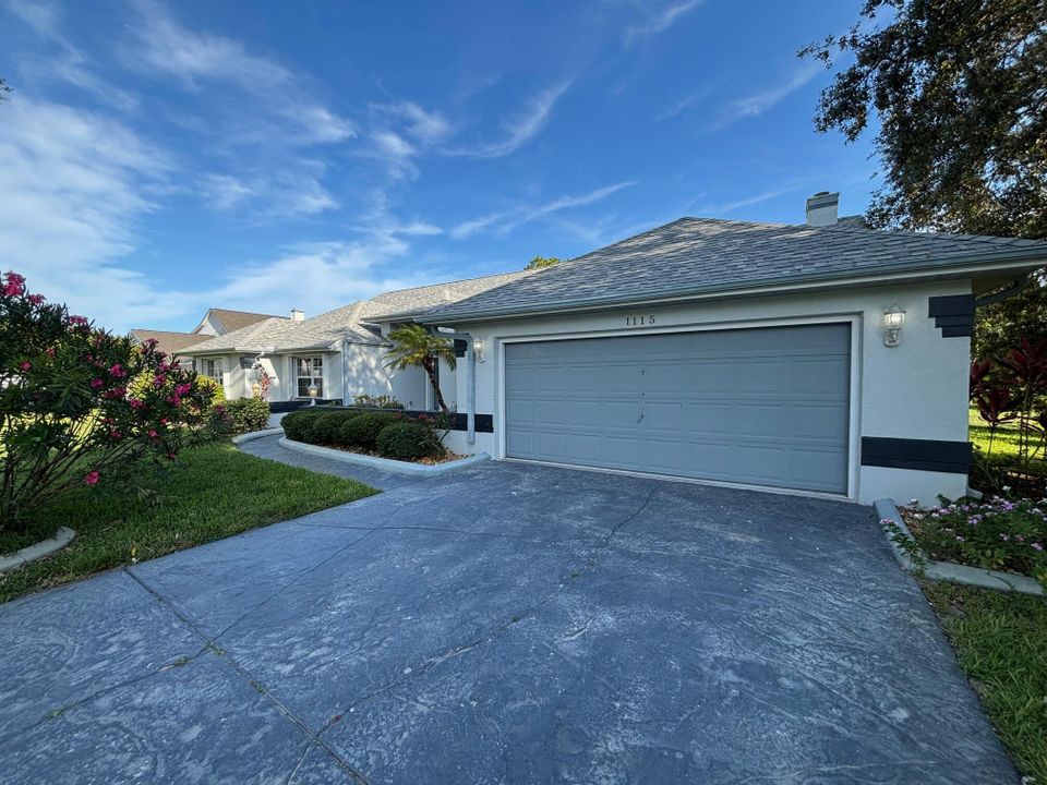 Activo con contrato: $499,000 (3 camas, 3 baños, 2443 Pies cuadrados)