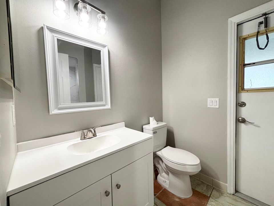 Activo con contrato: $499,000 (3 camas, 3 baños, 2443 Pies cuadrados)