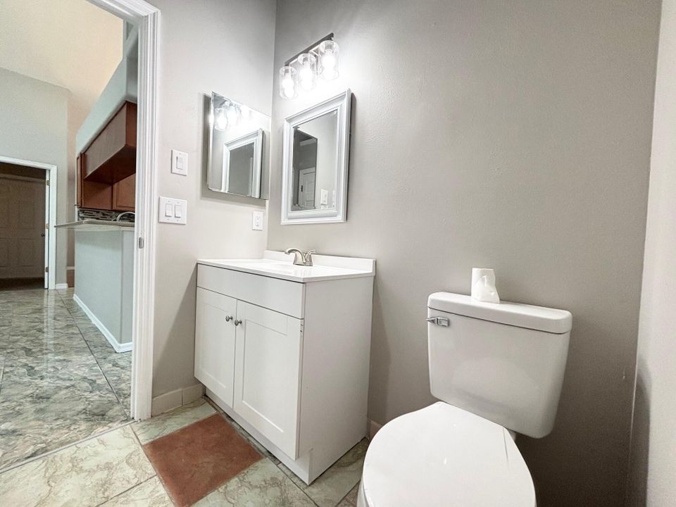 Activo con contrato: $499,000 (3 camas, 3 baños, 2443 Pies cuadrados)