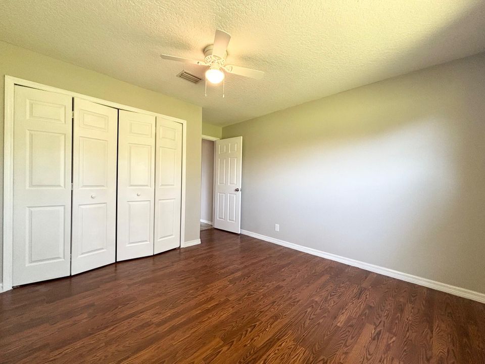 Activo con contrato: $499,000 (3 camas, 3 baños, 2443 Pies cuadrados)