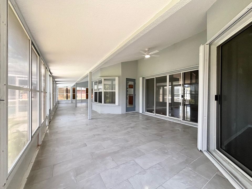 Activo con contrato: $499,000 (3 camas, 3 baños, 2443 Pies cuadrados)