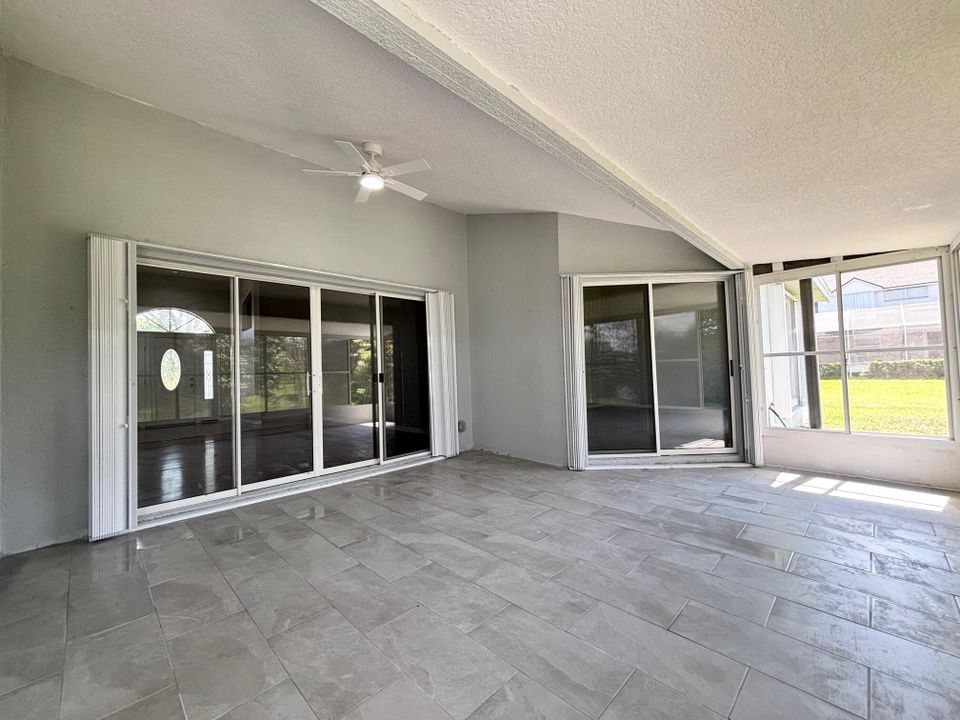 Activo con contrato: $499,000 (3 camas, 3 baños, 2443 Pies cuadrados)