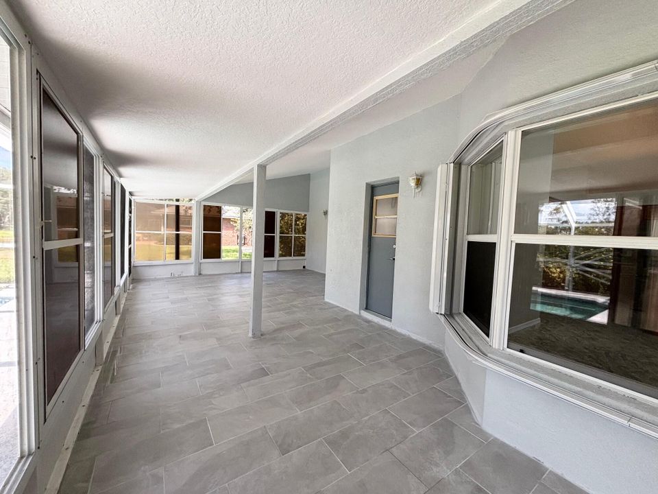 Activo con contrato: $499,000 (3 camas, 3 baños, 2443 Pies cuadrados)