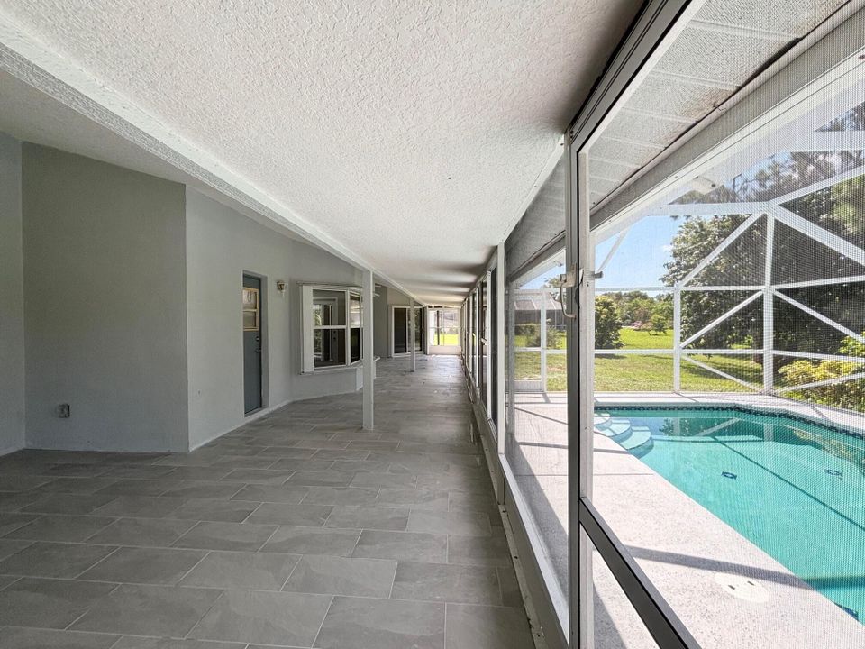 Activo con contrato: $499,000 (3 camas, 3 baños, 2443 Pies cuadrados)