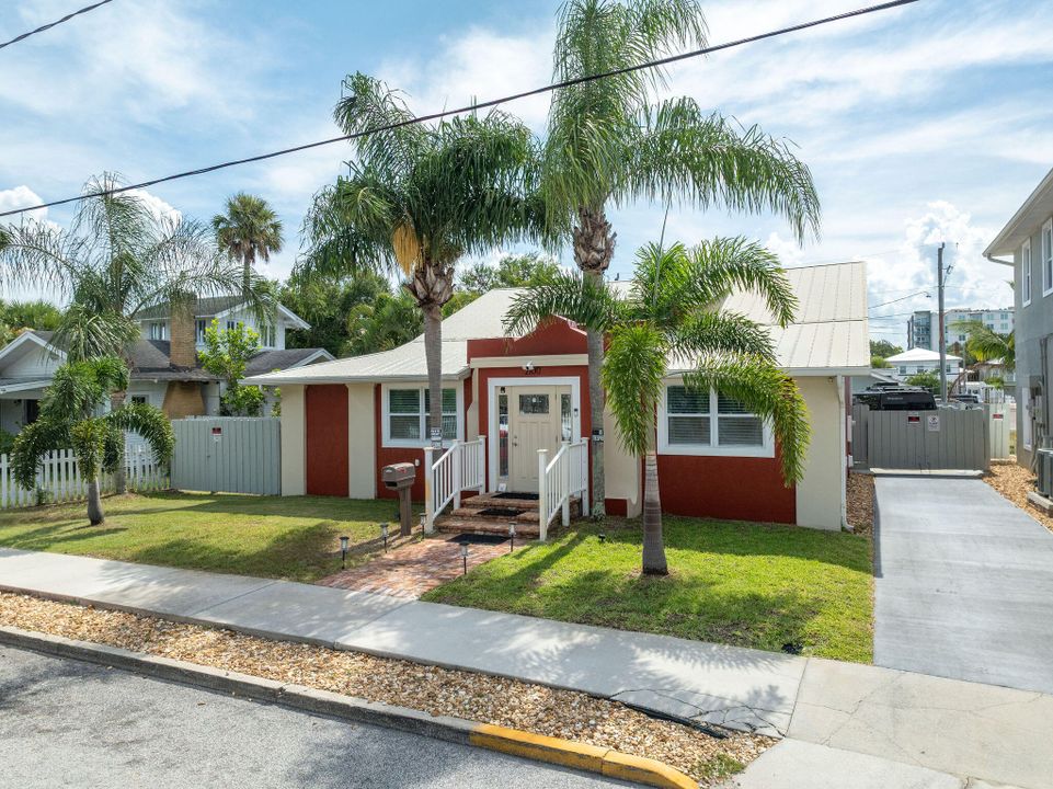 En Venta: $989,000 (2 camas, 2 baños, 1856 Pies cuadrados)