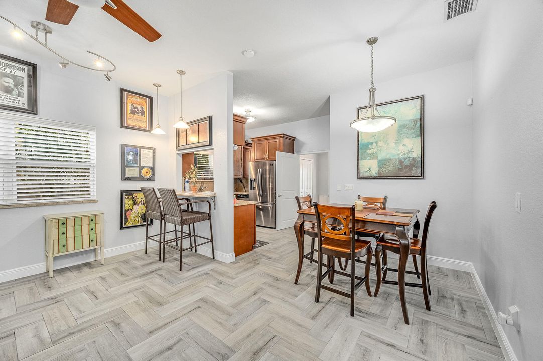 En Venta: $989,000 (2 camas, 2 baños, 1856 Pies cuadrados)