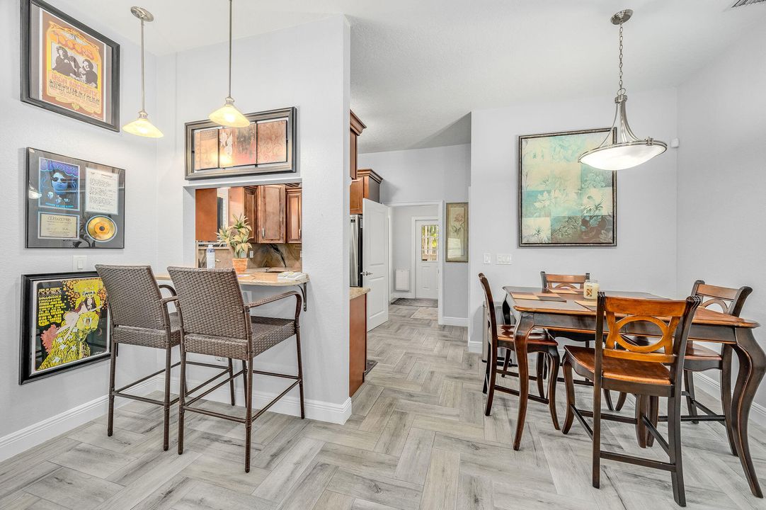 En Venta: $989,000 (2 camas, 2 baños, 1856 Pies cuadrados)