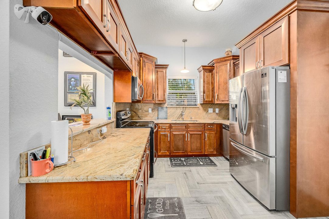 En Venta: $989,000 (2 camas, 2 baños, 1856 Pies cuadrados)