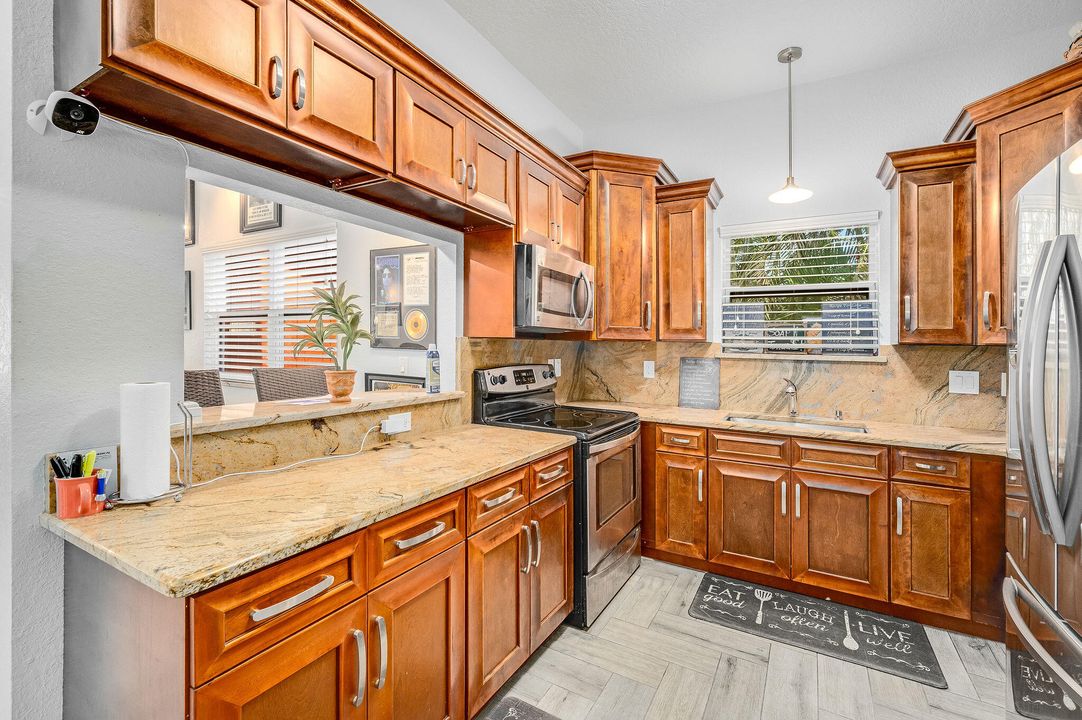 En Venta: $989,000 (2 camas, 2 baños, 1856 Pies cuadrados)