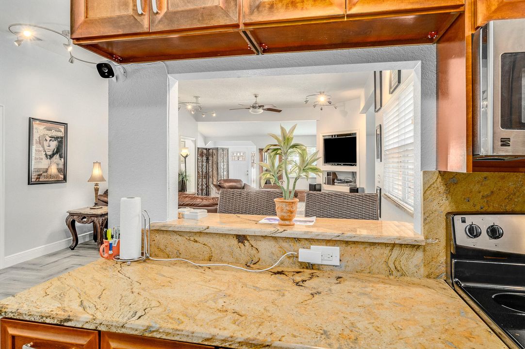 En Venta: $989,000 (2 camas, 2 baños, 1856 Pies cuadrados)