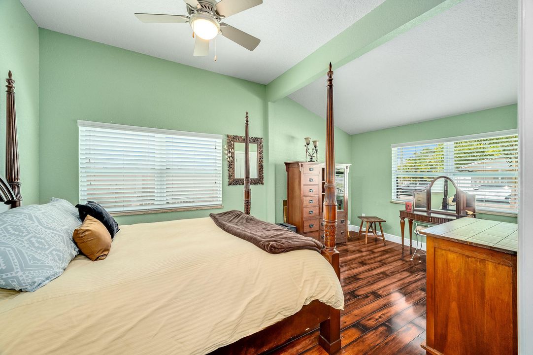 En Venta: $989,000 (2 camas, 2 baños, 1856 Pies cuadrados)