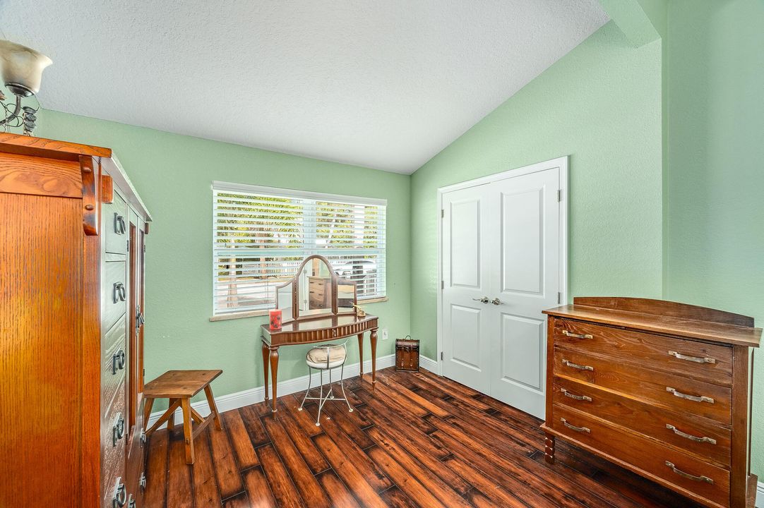 En Venta: $989,000 (2 camas, 2 baños, 1856 Pies cuadrados)