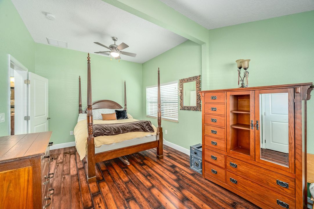 En Venta: $989,000 (2 camas, 2 baños, 1856 Pies cuadrados)